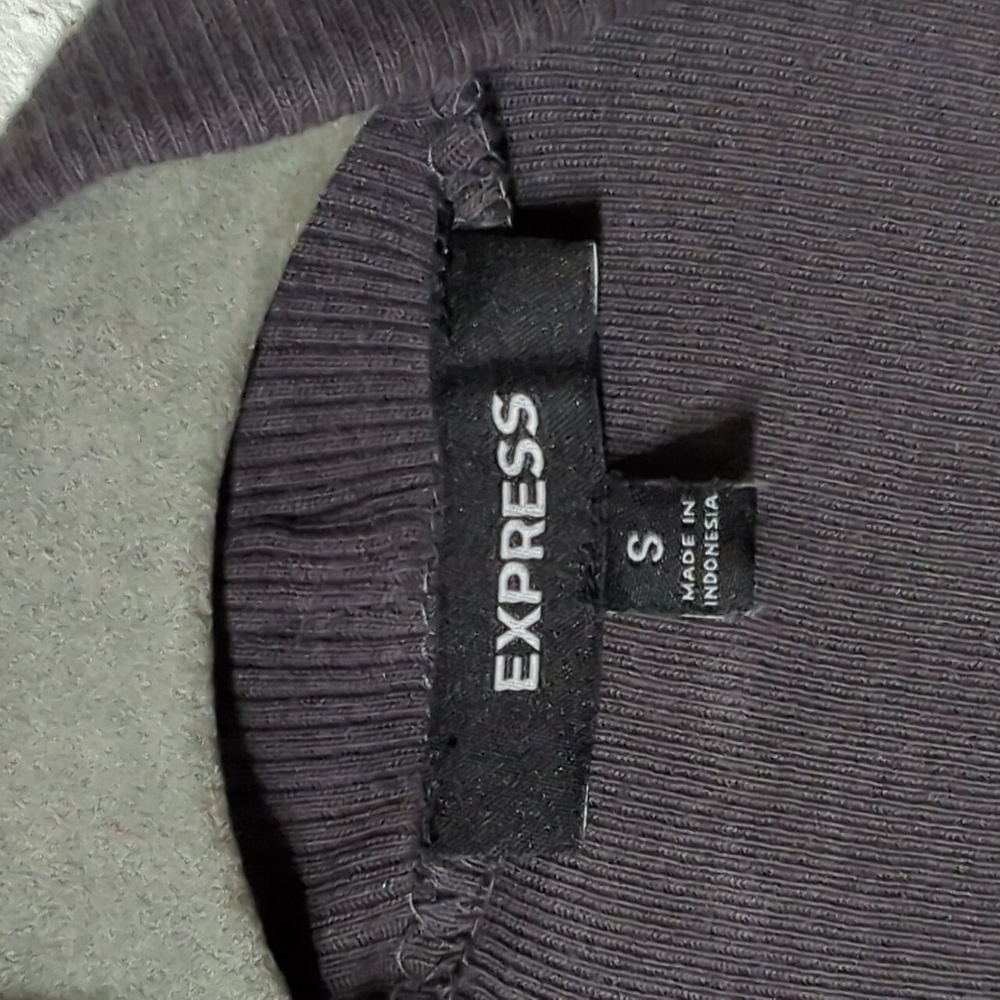 🚨3/$15 Express Gray Ruffle Cardigan - Picture 2 of 6
